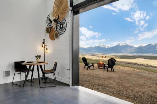 Stevensville House | The Bitterroot Bunkhouse