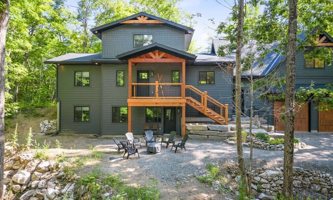 Calabogie Cabin | The Black Diamond Lodge