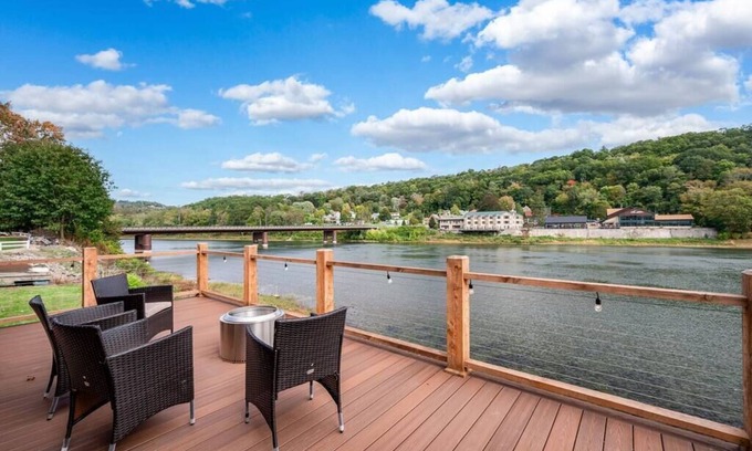Turkey City House | The Black Fox Retreat