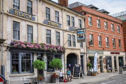 Devizes Hotel | The Black Swan Inn