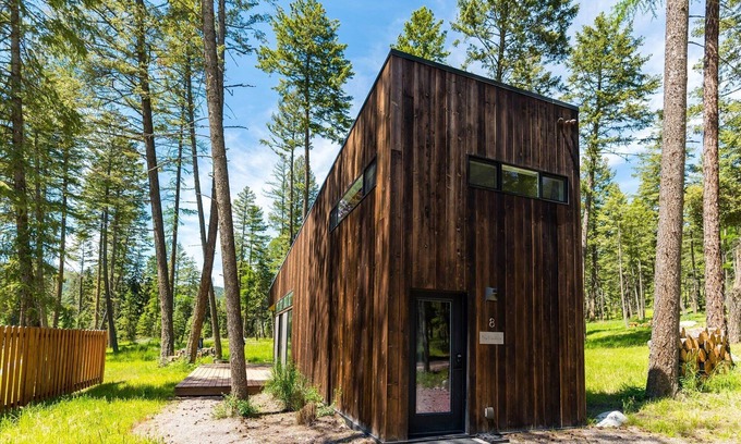 Lakeside Cabin | The Blackfoot at Stoner Creek Cabins