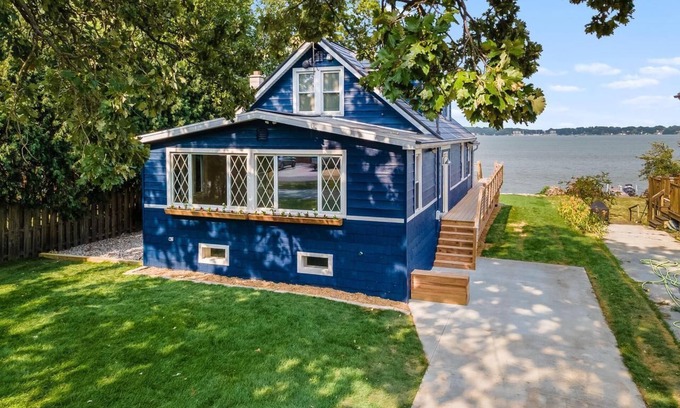 Eagle Lake House | The Blue Cottage on Eagle Lake