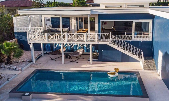 Marie Pampoen Villa | The Blue Ocean Villa - Telamonstraat 12