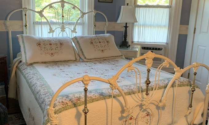 Brockport Bed & Breakfast | The Blue Room at The Victorian