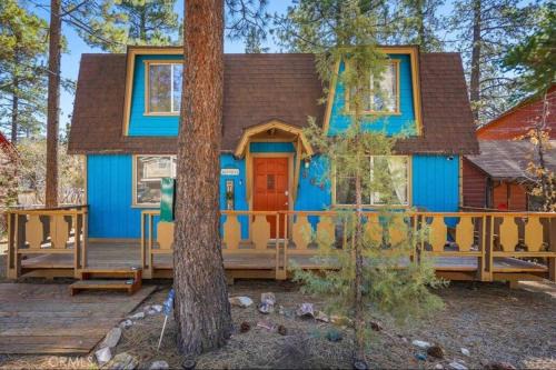 Peter Pan House | The BlueBird Retreat, Jacuzzi, BBQ