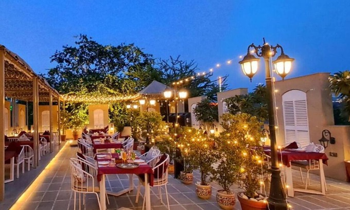 Lalkothi Bed & Breakfast | The BnB World-sustainable stay - Deluxe King Room 1