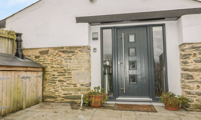 Crantock Cottage | THE BOLTHOLE, pet friendly, with open fire in Crantock