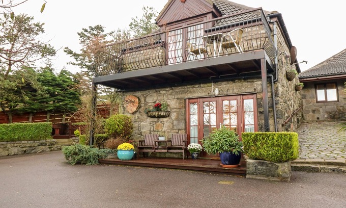 Newtonhill Cottage | THE BOTHY, pet friendly, country holiday cottage in Newtonhill