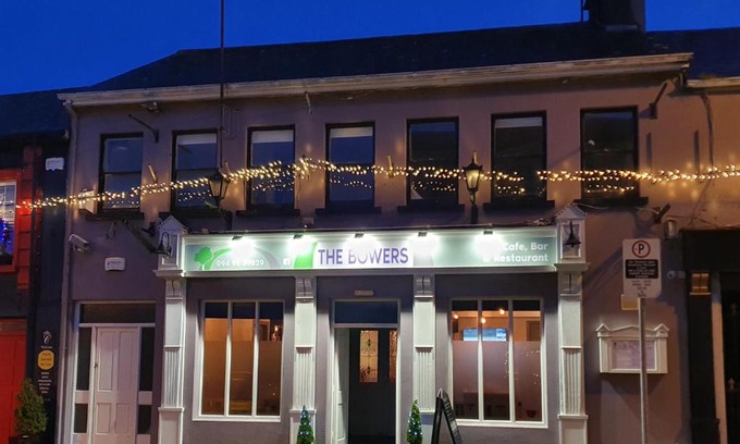 Ballinrobe Hotel | The Bowers Bar & Restaurant