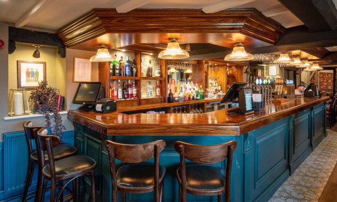 Almondsbury Hotel | The Bowl Inn