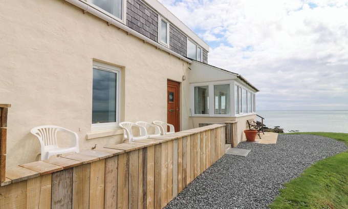 Ellon Cottage | THE BREAKERS, family friendly in Newburgh, Aberdeenshire
