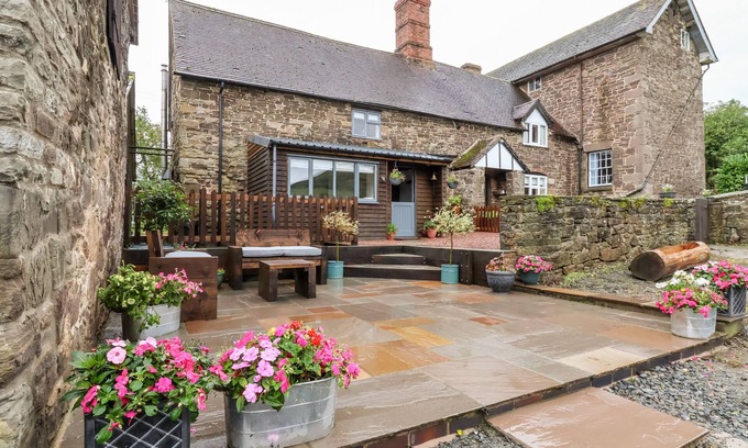 Acton Scott Cottage | THE BREWHOUSE, family friendly, with a garden in Church Stretton