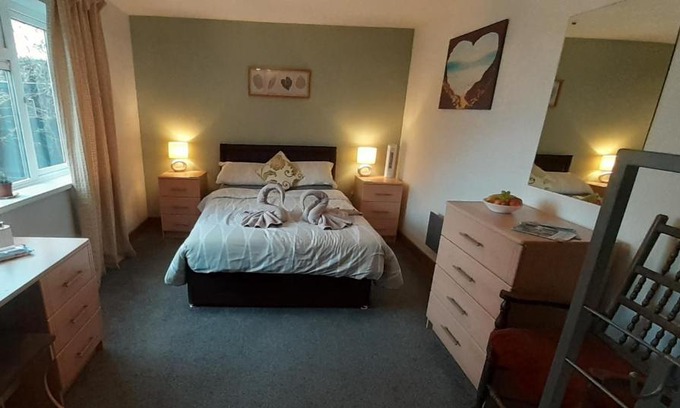Repps with Bastwick Bed & Breakfast | The Broads B&B with Private Shower room and WC