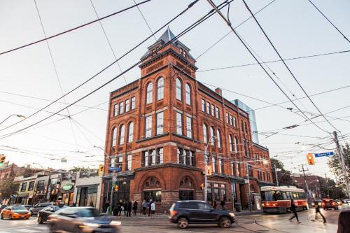 Riverside Hotel | The Broadview Hotel