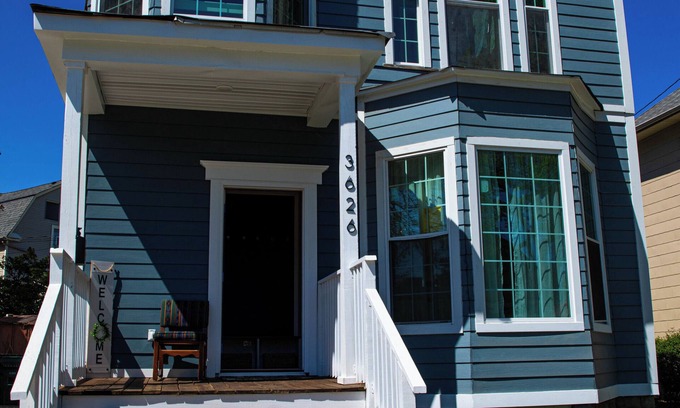 Brookfield House | The Brookfield Escape- 30 min to Chicago