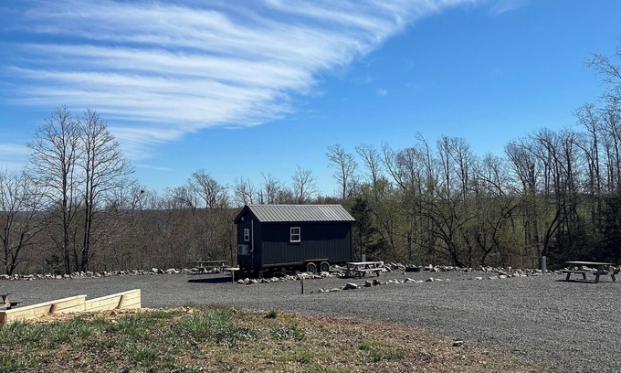 Marshall House | The Buffalo River Starry Night Tiny House Retreat with Hot Tub