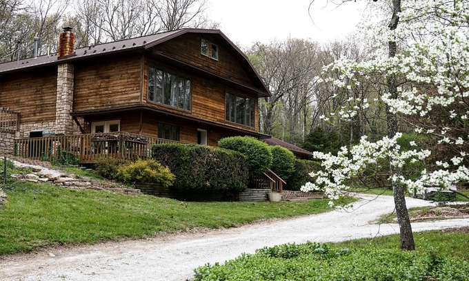 Macomb House | The Bunkhouse- fire pit, waterfall, games, private retreat for the family!