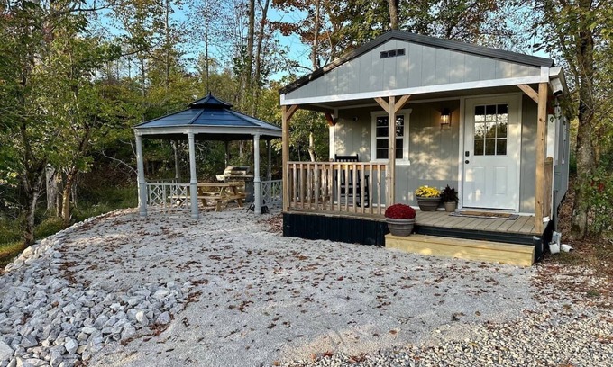 Apple Grove Apartment | The Bunkhouse