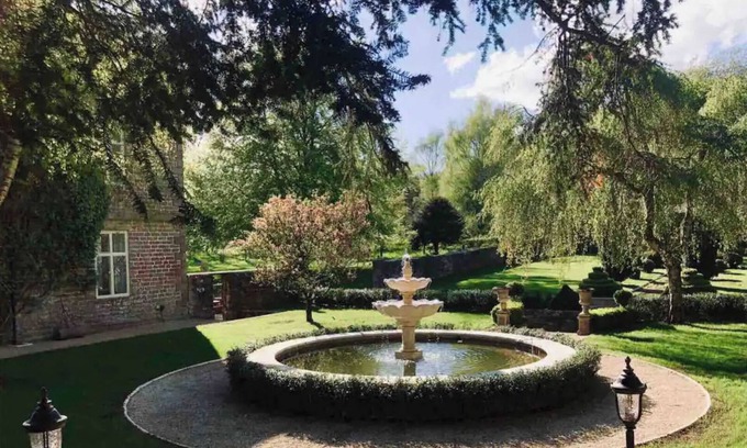 Redbrook House | The Buttery is the stunning Garden Wing of Tan House Newland in Forest of Dean