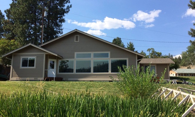 Republic House | The Cabin at Curlew Lake - beautiful home with private dock