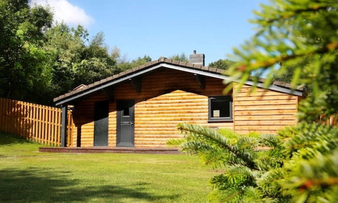 Bridgend Cabin | The Cabin at Ffos Farm
