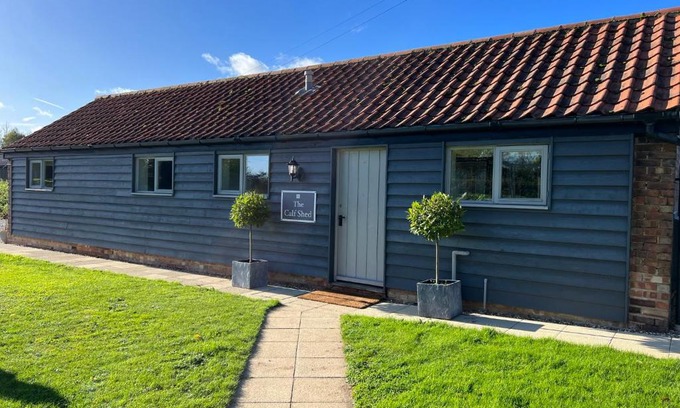 Toft Monks House | The Calf Shed - cozy cottage in peaceful Norfolk countryside