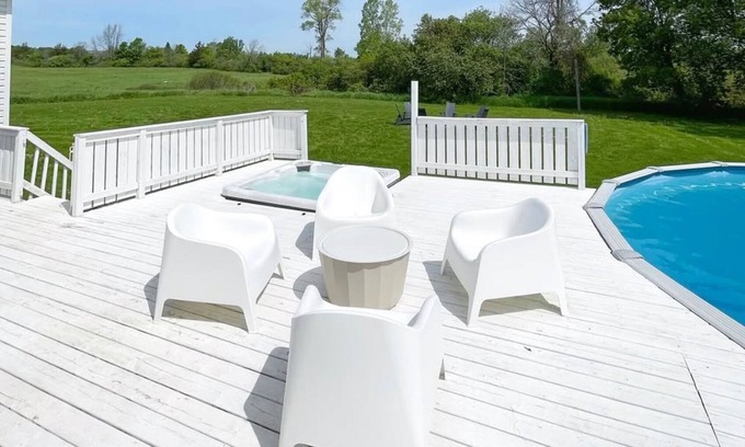 Prince Edward House | The Canada House | 4-Bedroom Retreat in Prince Edward County | Pool and Hot Tub