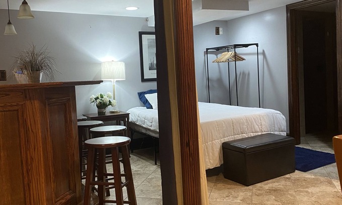 Lindenwald House | The Cantina Studio w/luxury bathroom