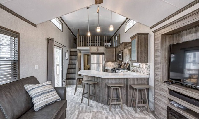 Brill House | The Cardinal at Lincolnwood Resort