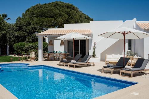 Mato Serrao Villa | The Carobs Villas