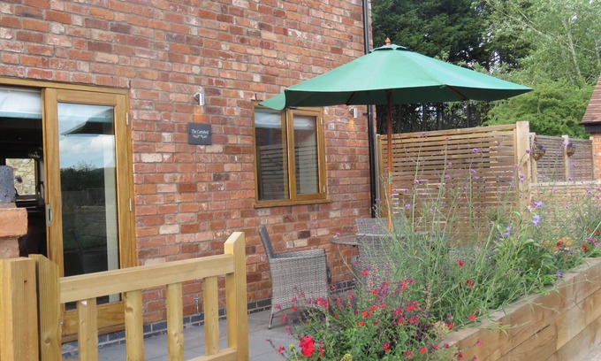 Defford Cottage | THE CARTSHED, pet friendly in Defford