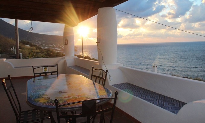 Malfa Villa | The casuzza of RE !