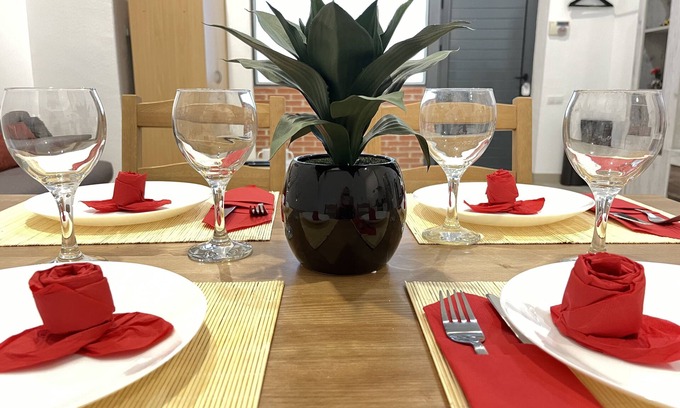 L'Amistat Apartment | ☆The Central Valencia Stay☆ w/King bed☆Parking☆Center