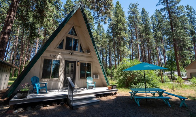 Chiloquin Ski Chalet | The Chalet at Agency Lake