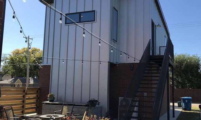 Edmond House | The Chapman House - An Urban Retreat