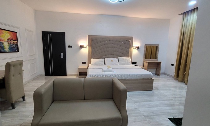 Port Harcourt Hotel | The Charis Hotel and Suites