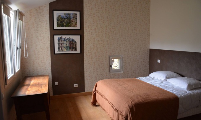 Flore Cottage | The charm of an outbuilding in the heart of a garden near the historic center