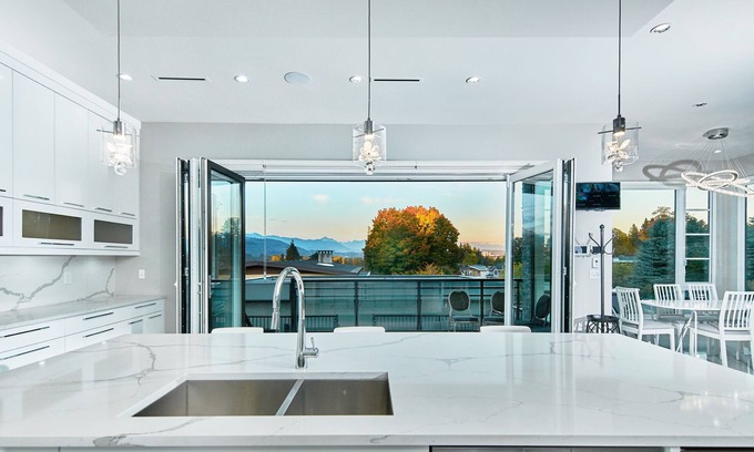 Burnaby House | The Chateau