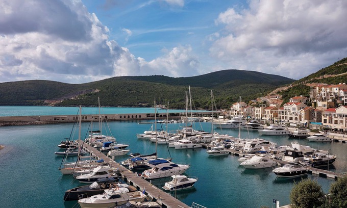 Radovici Hotel | The Chedi Lustica Bay