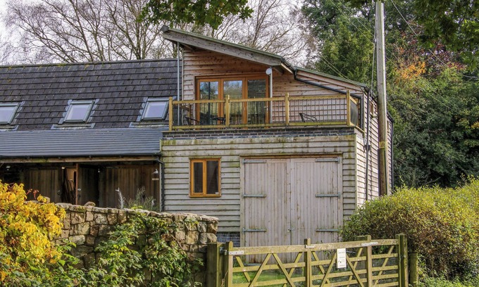Pontesbury Cottage | THE CHICKEN COOP, pet friendly, with a garden in Stiperstones