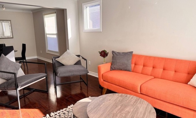 Walkerville House | The Chilver Charm - 2 BED 1 BATH OLE WALKERVILLE DUPLEX