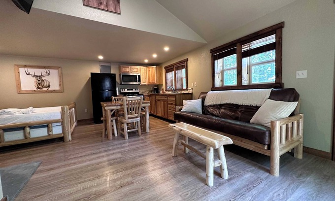 Indian River Cabin | The Chipmunk Lodge Su