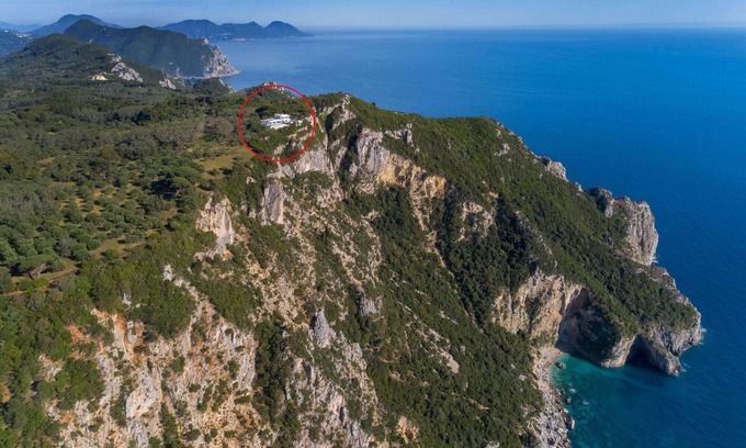 Giannades Villa | The Clifftop Villa - Ensconced in Nature's Magnificence