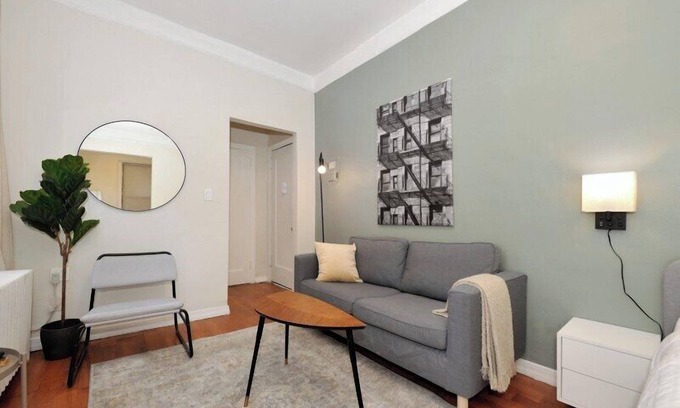 Central New York City Apartment | The Clinton Vibe 8491