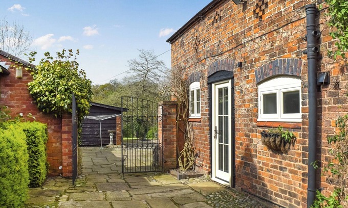 Malpas Cottage | The Coach House Annexe