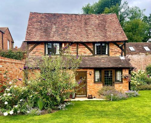 Henley House | The Coach House