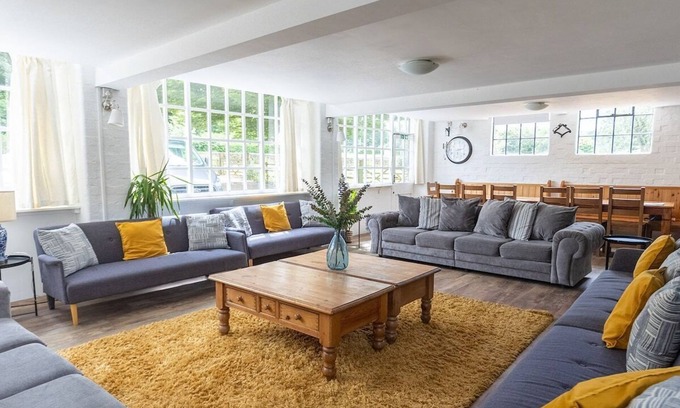 Crich Apartment | The Coach House Summa