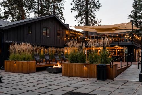 Lakeside Park Hotel | The Coachman Hotel