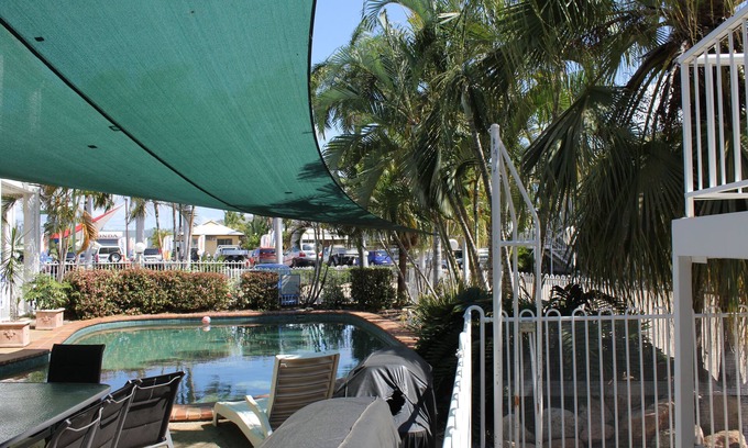 Mundingburra Hotel | The Colonial Rose Motel