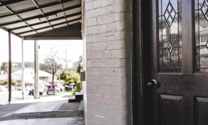 Millthorpe Hotel | The Commercial Quarters - Room 3-has air conditioning, free WIFI, TV and fridge